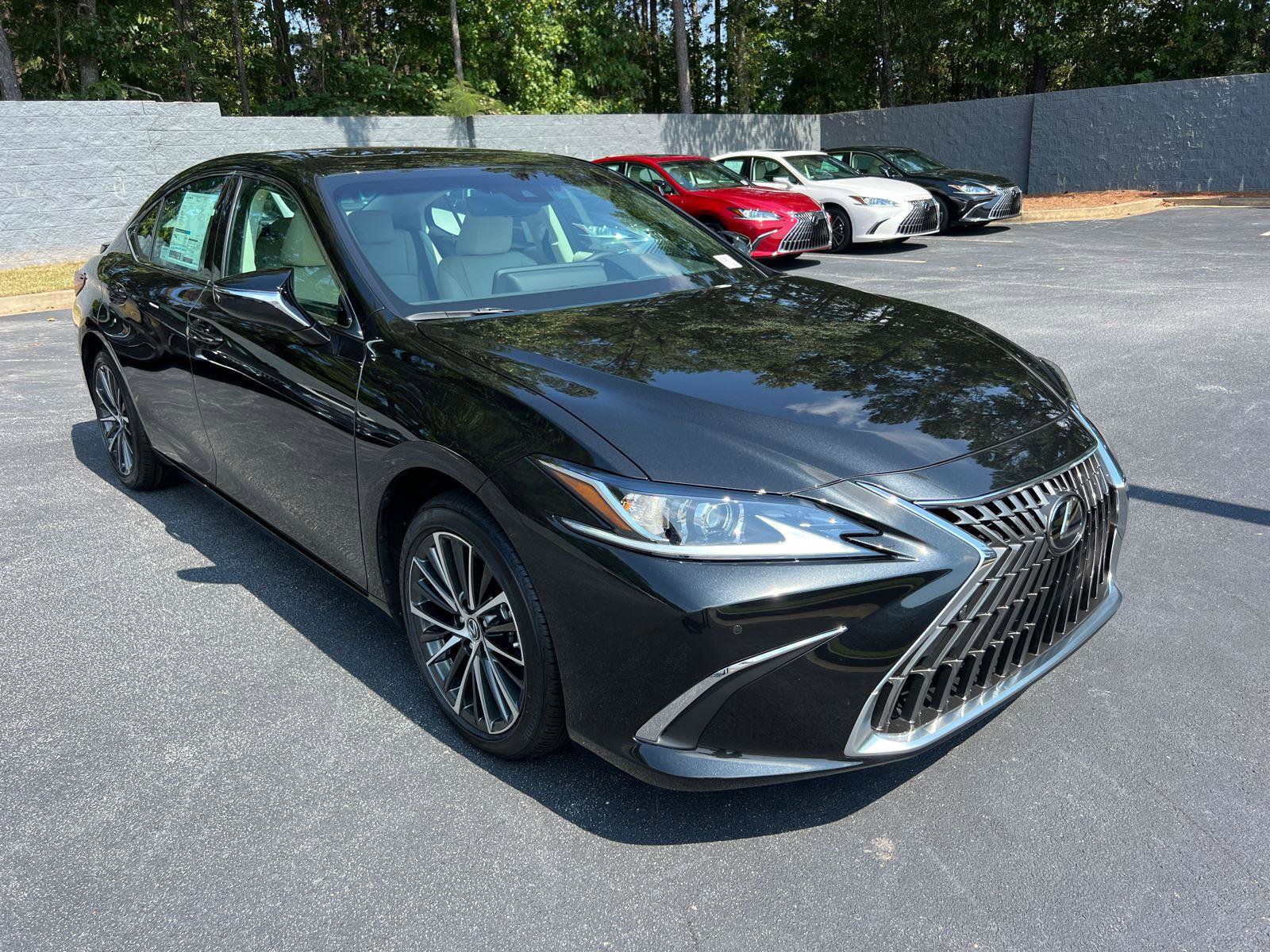 New 2025 Lexus ES 300h w/ Premium Package image 4