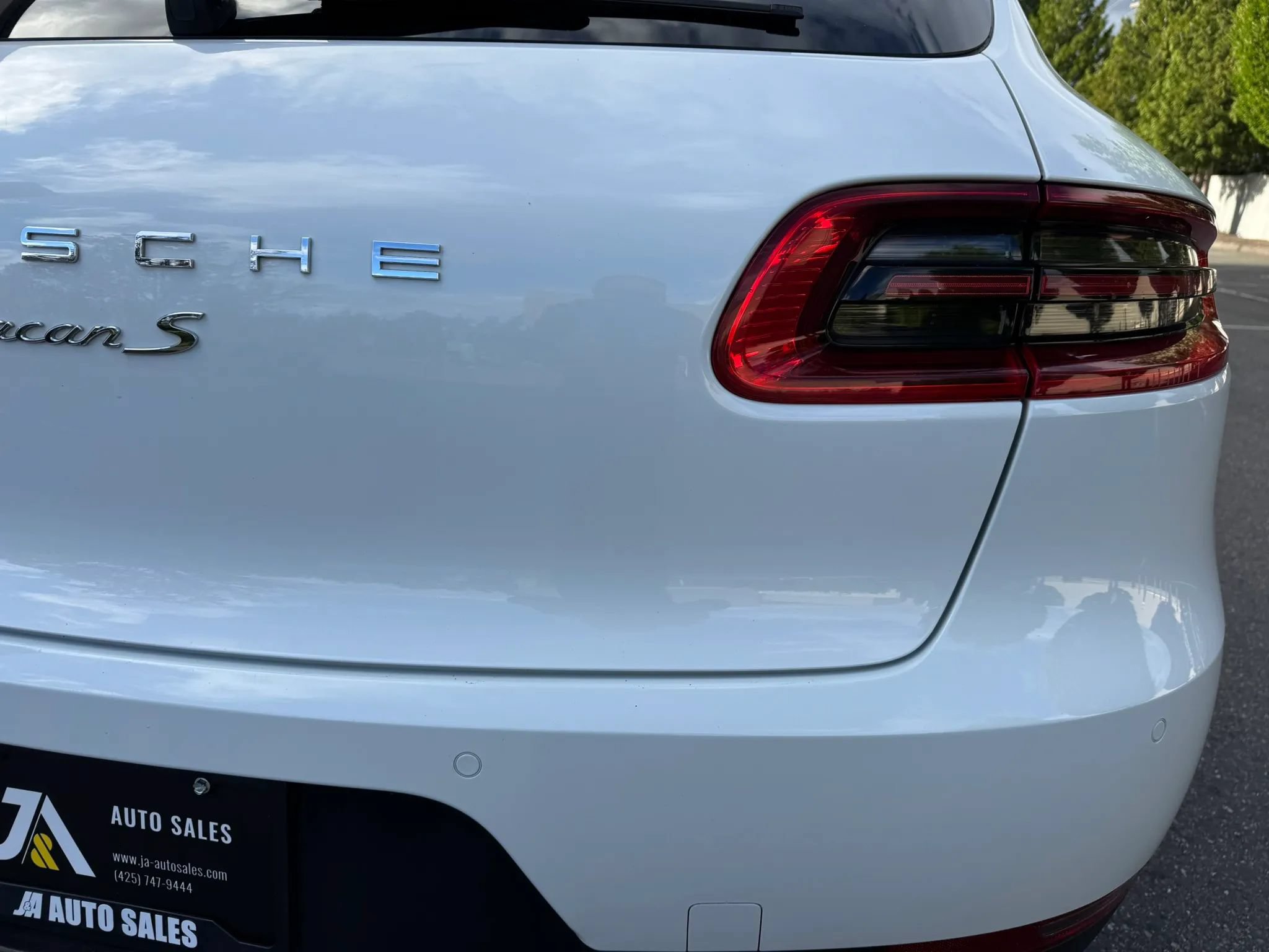 Used 2017 Porsche Macan S AWD/4WD image 16