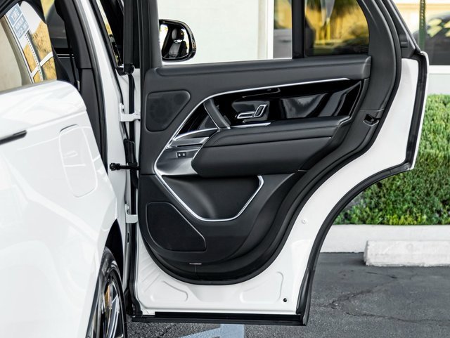 Used 2024 Land Rover Range Rover SE image 23