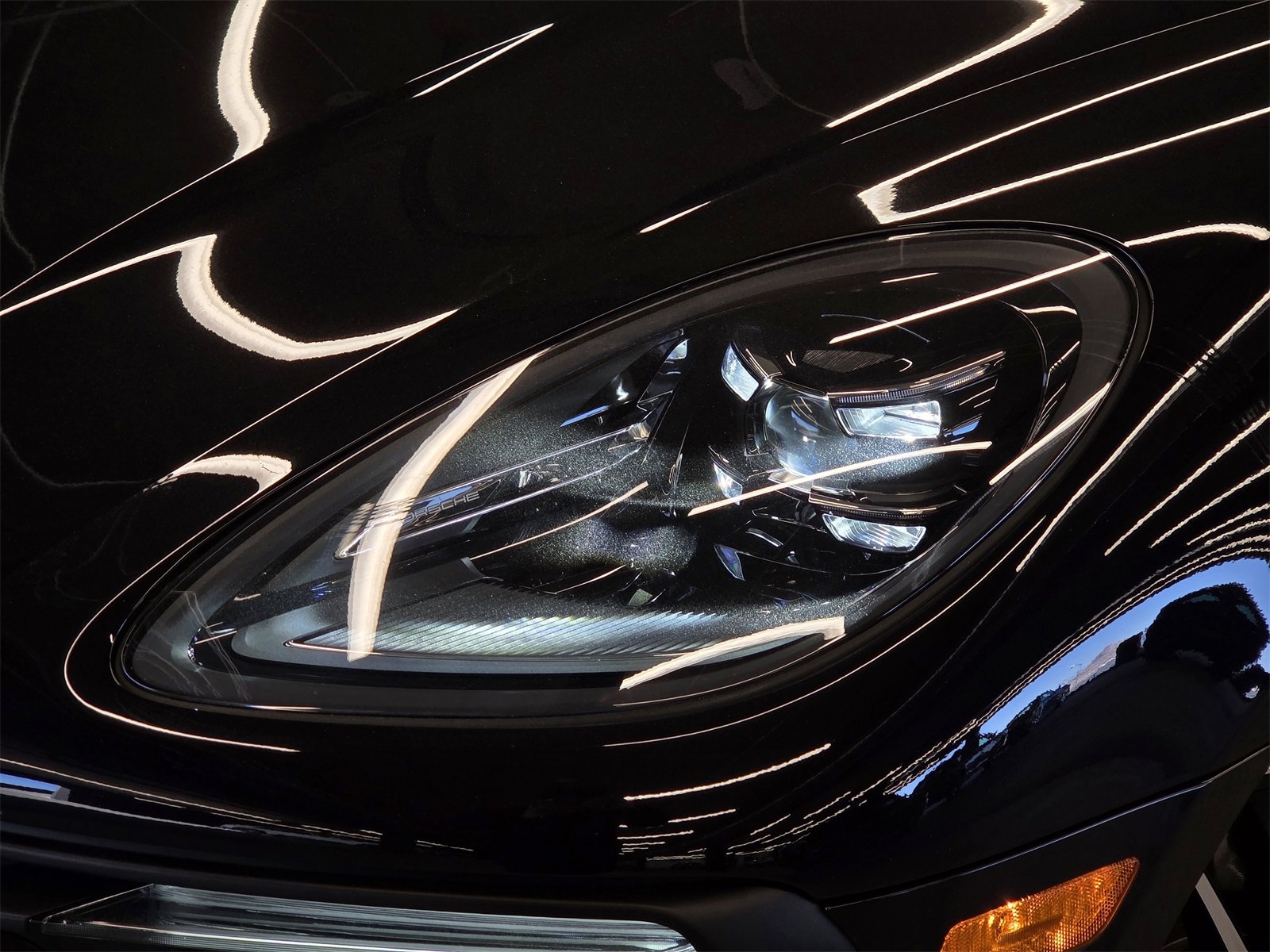 Certified 2026 Porsche Macan image 27