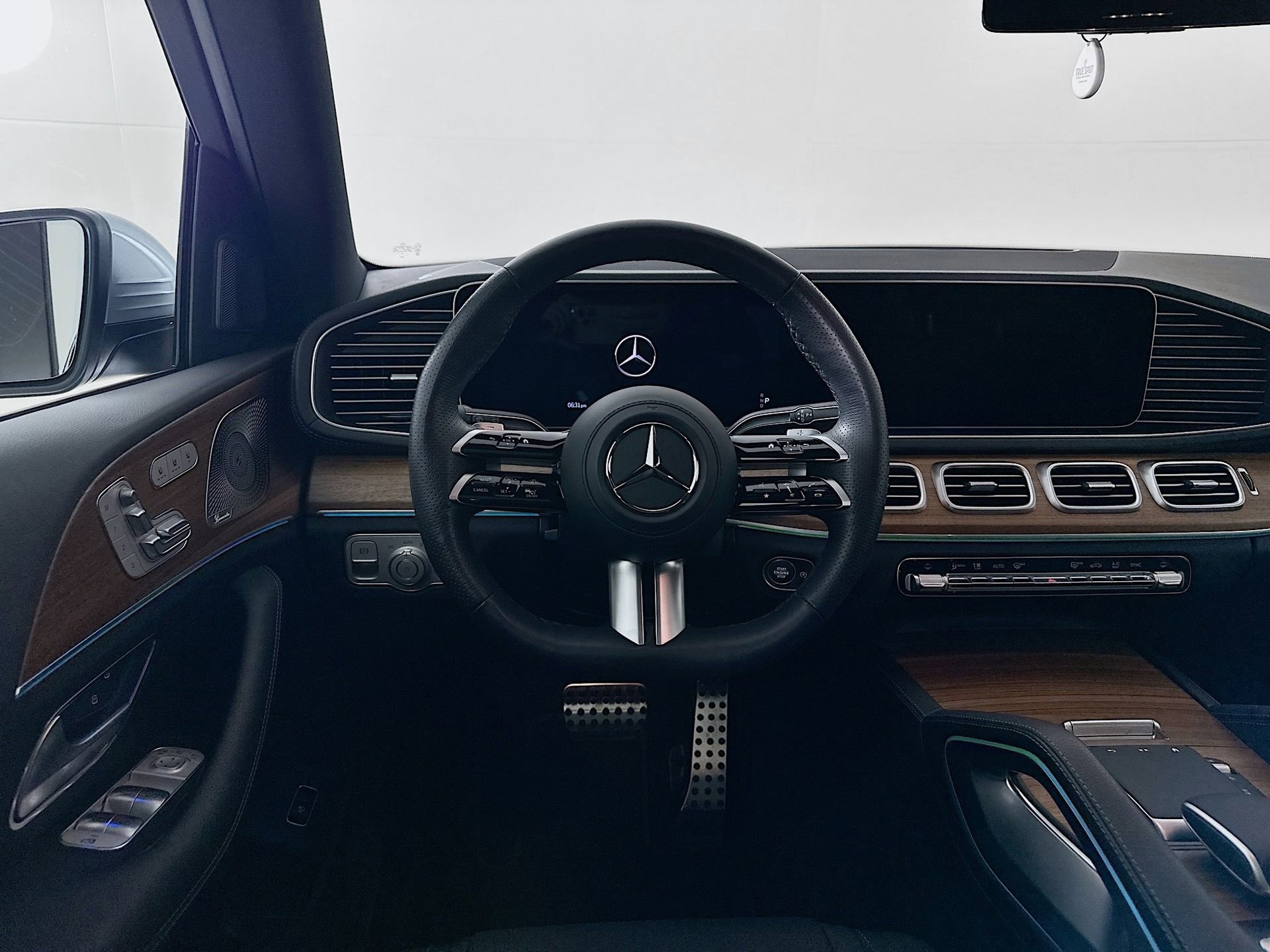 Certified 2025 Mercedes-Benz GLS 450 4MATIC image 25