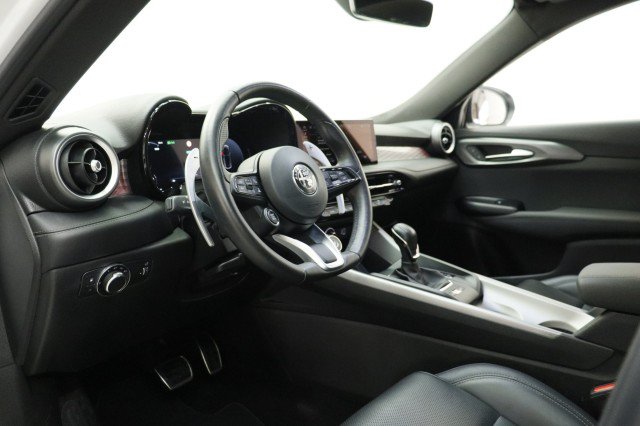 Used 2024 Alfa Romeo Tonale Veloce w/ Premium Interior Package AWD/4WD image 6