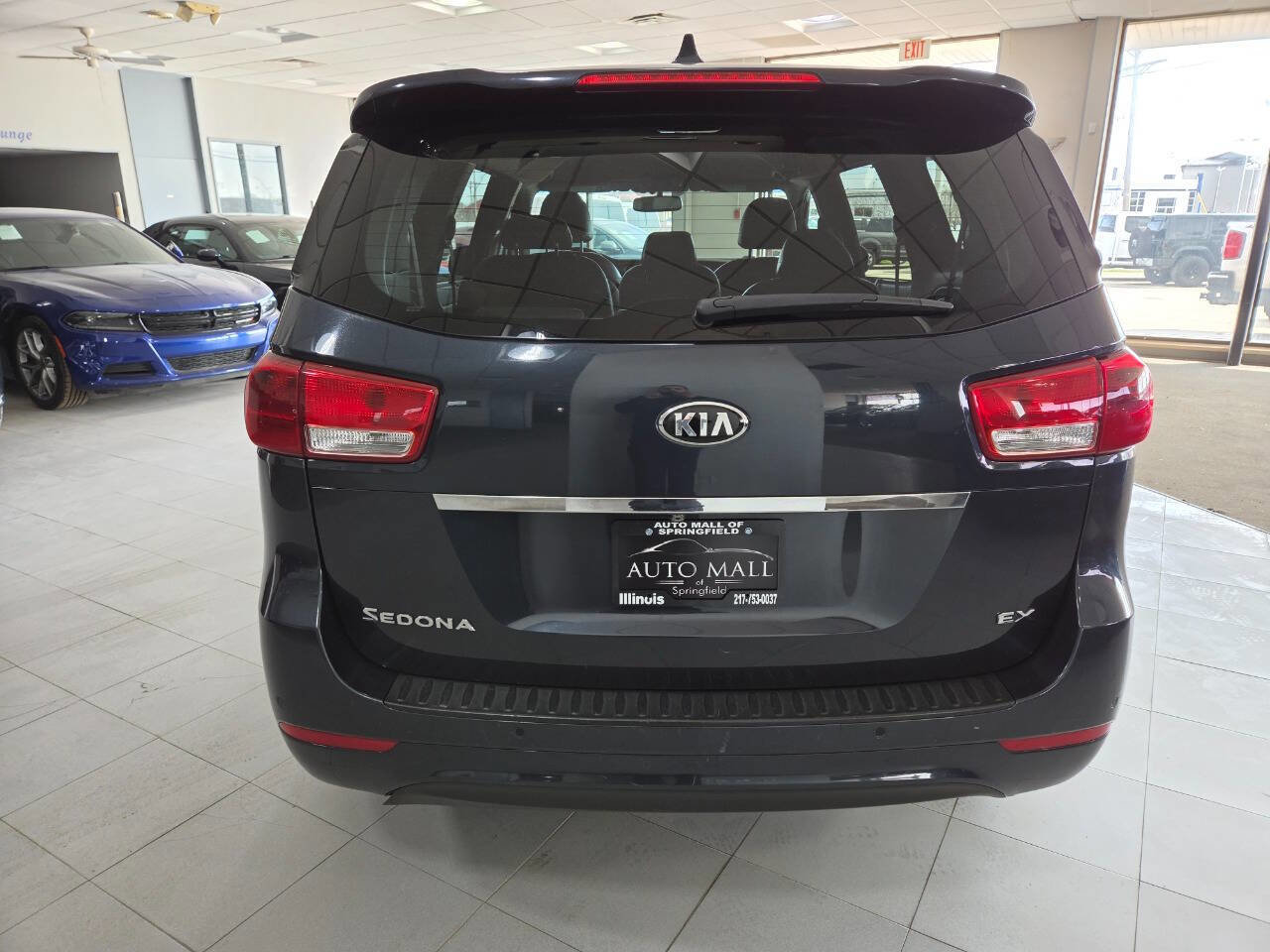 Used 2017 Kia Sedona EX image 6