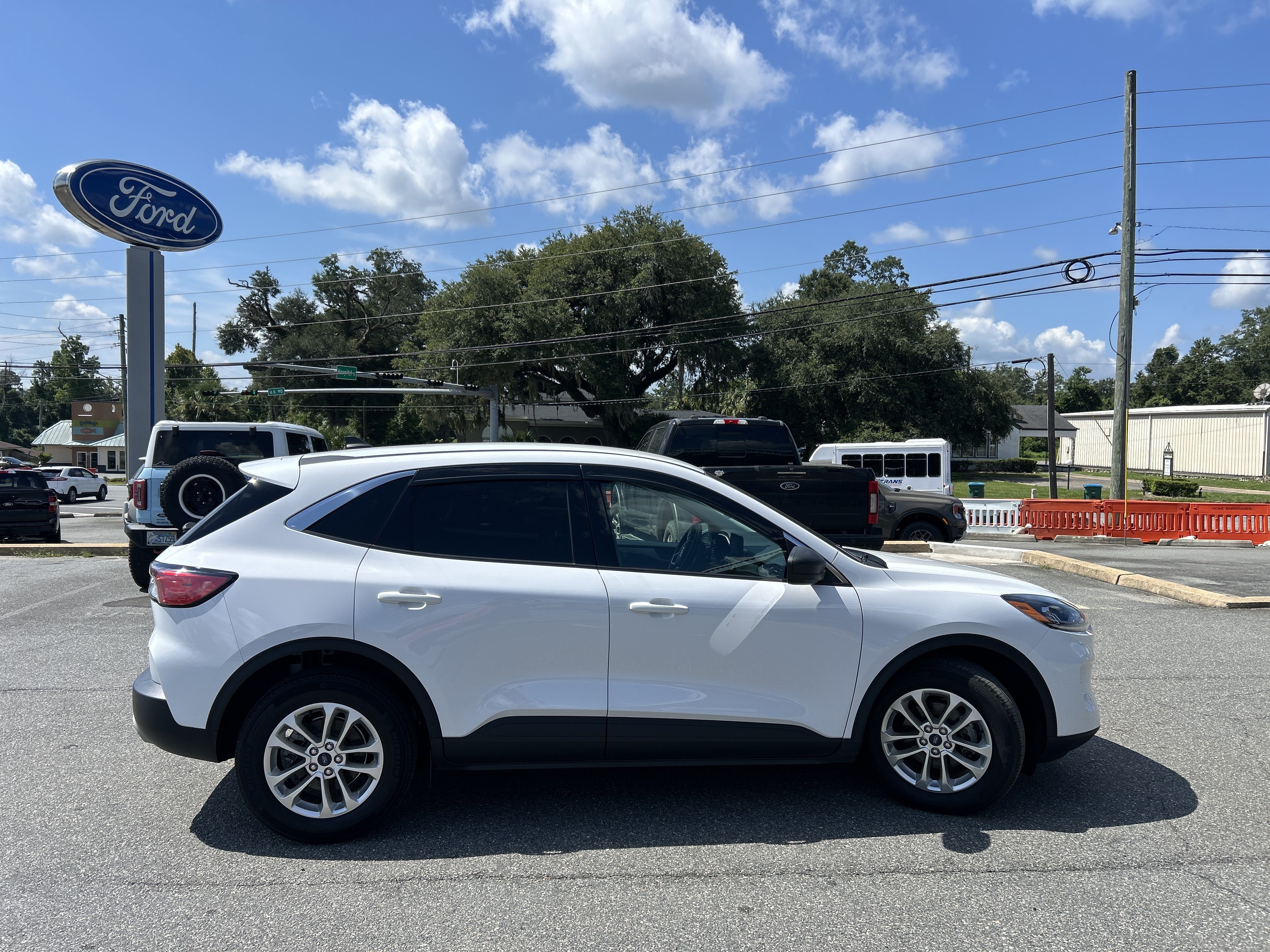 Used 2022 Ford Escape SE w/ Convenience Package FWD image 8