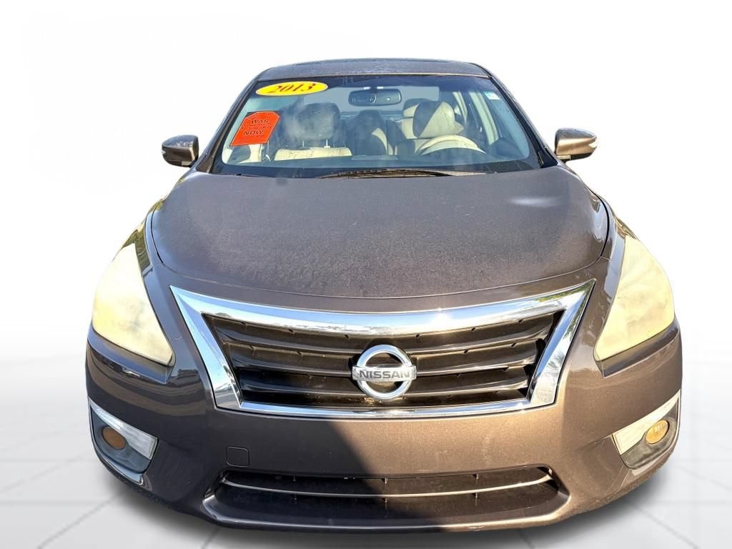 Used 2013 Nissan Altima 3.5 SL w/ Technology Pkg FWD image 10