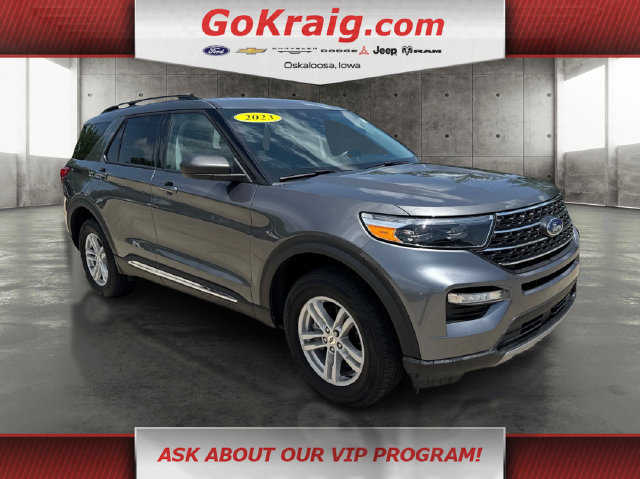 Used 2023 Ford Explorer XLT w/ Equipment Group 202A AWD/4WD image 3