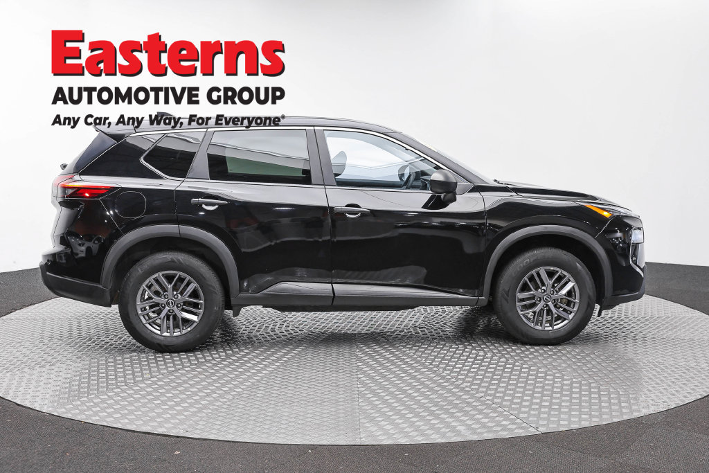 Used 2024 Nissan Rogue S AWD/4WD image 6