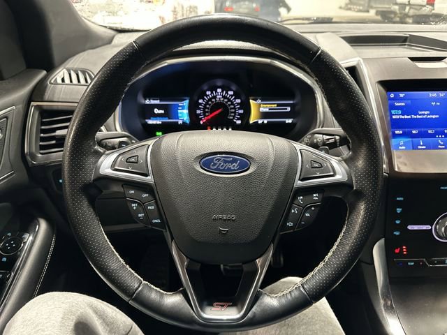Used 2020 Ford Edge ST image 15