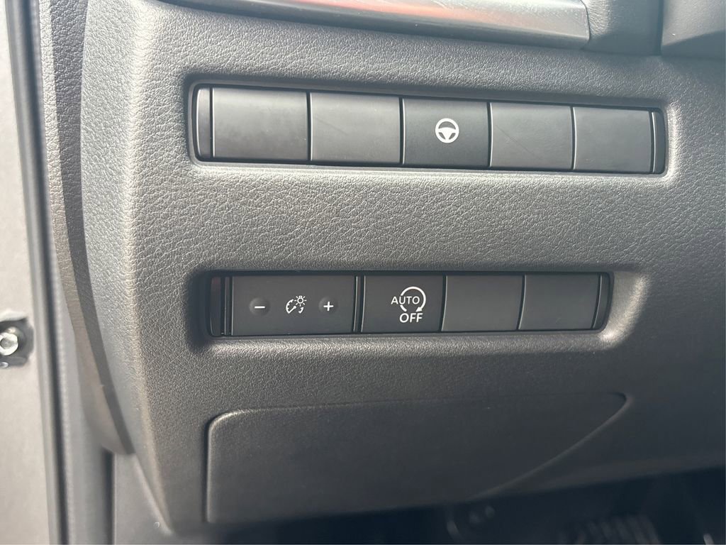 Used 2023 Nissan Rogue SV AWD/4WD image 33