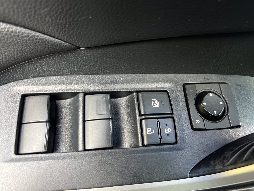 Used 2019 Toyota RAV4 LE w/ All Weather Liner Package AWD/4WD image 12