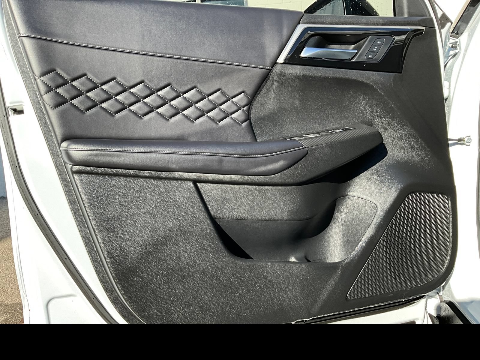 Used 2025 Mitsubishi Outlander SEL Black Edition AWD/4WD image 24