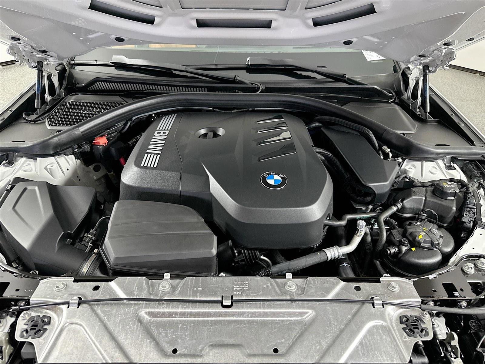 New 2025 BMW 330i Sedan w/ Premium Package RWD image 31