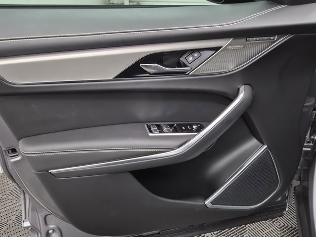 Used 2024 Jaguar F-PACE R-Dynamic S image 18