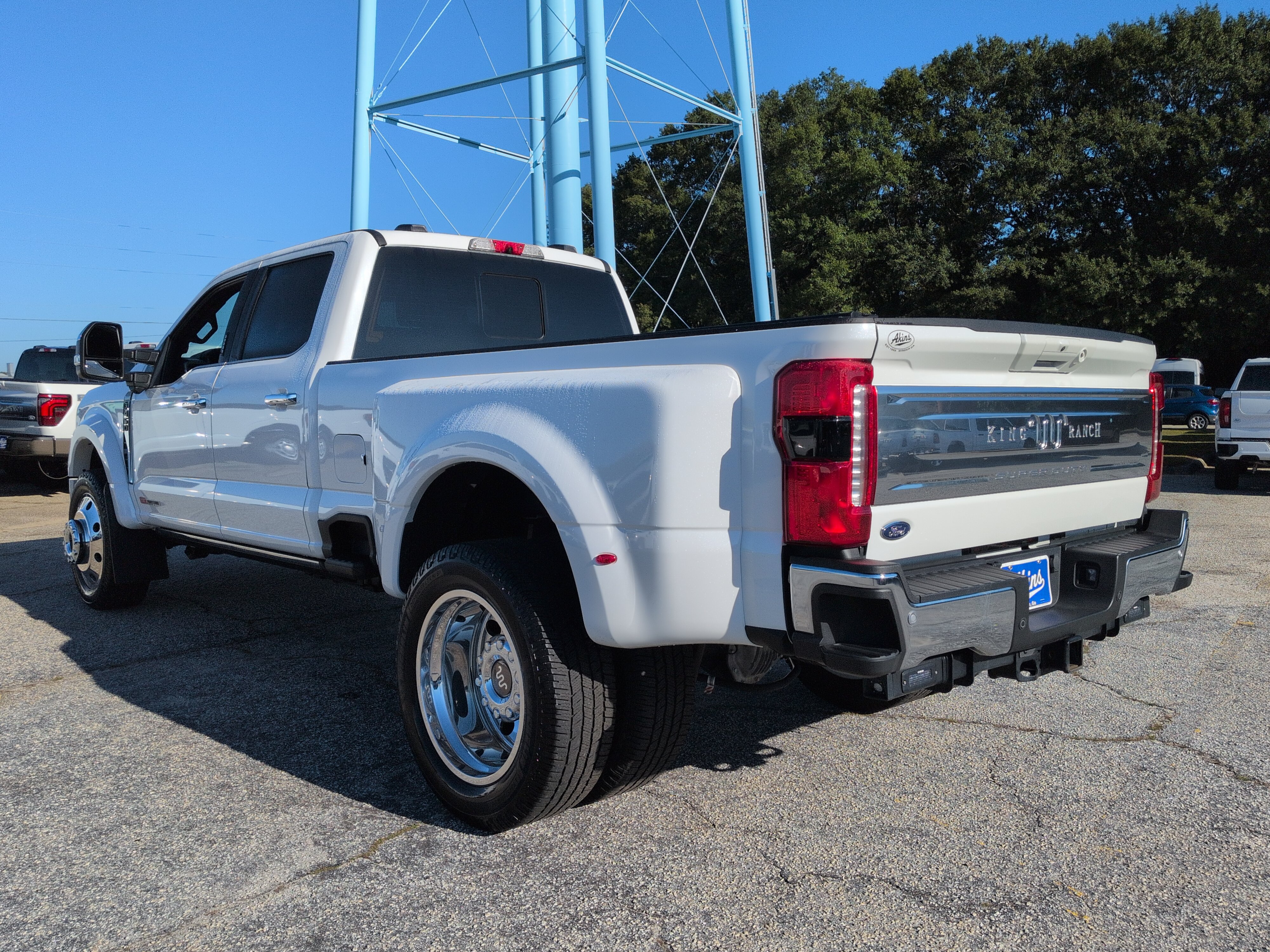 Used 2025 Ford F450 4x4 Crew Cab Super Duty image 5