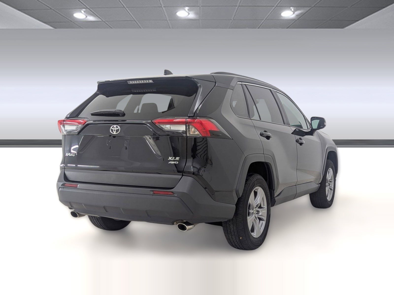 Used 2024 Toyota RAV4 XLE image 9