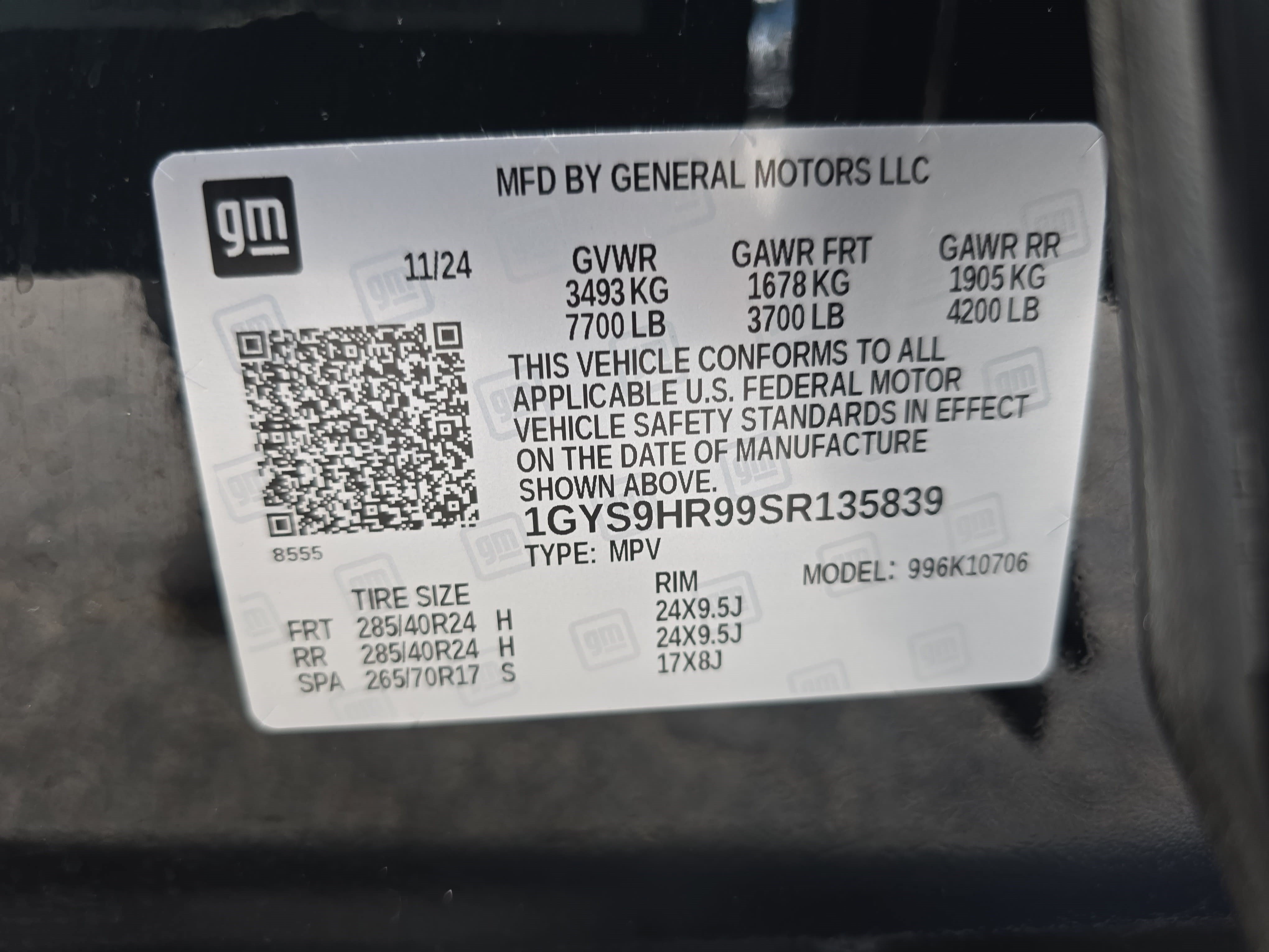 Certified 2025 Cadillac Escalade V AWD/4WD image 37