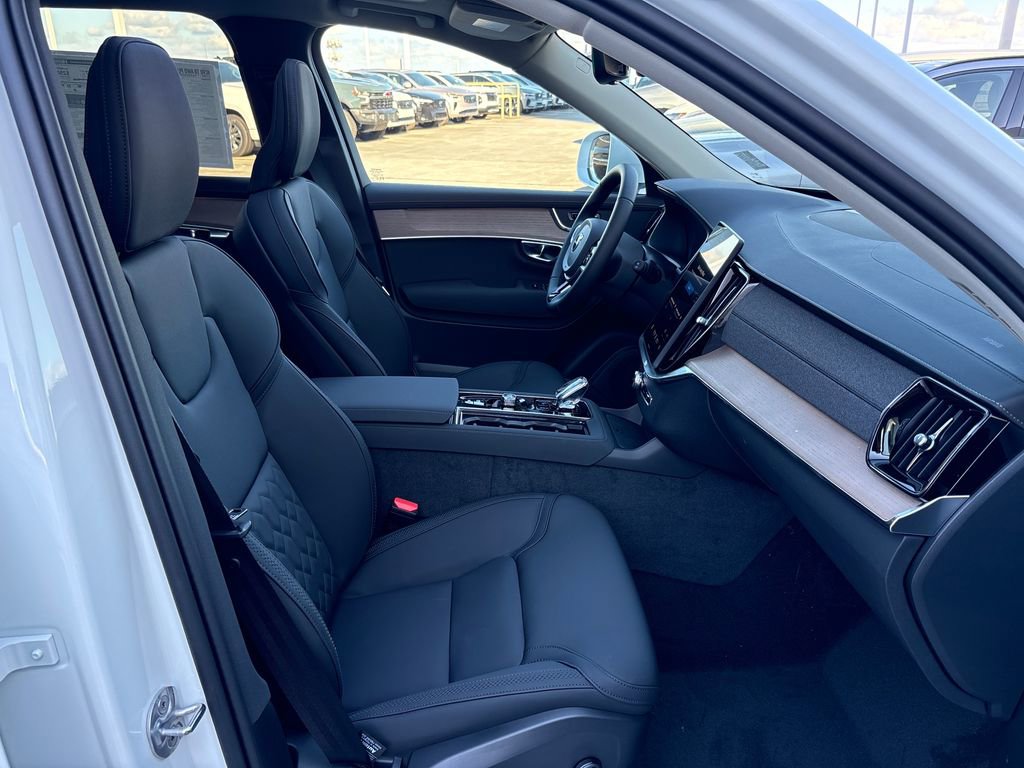New 2026 Volvo XC90 T8 Core image 15