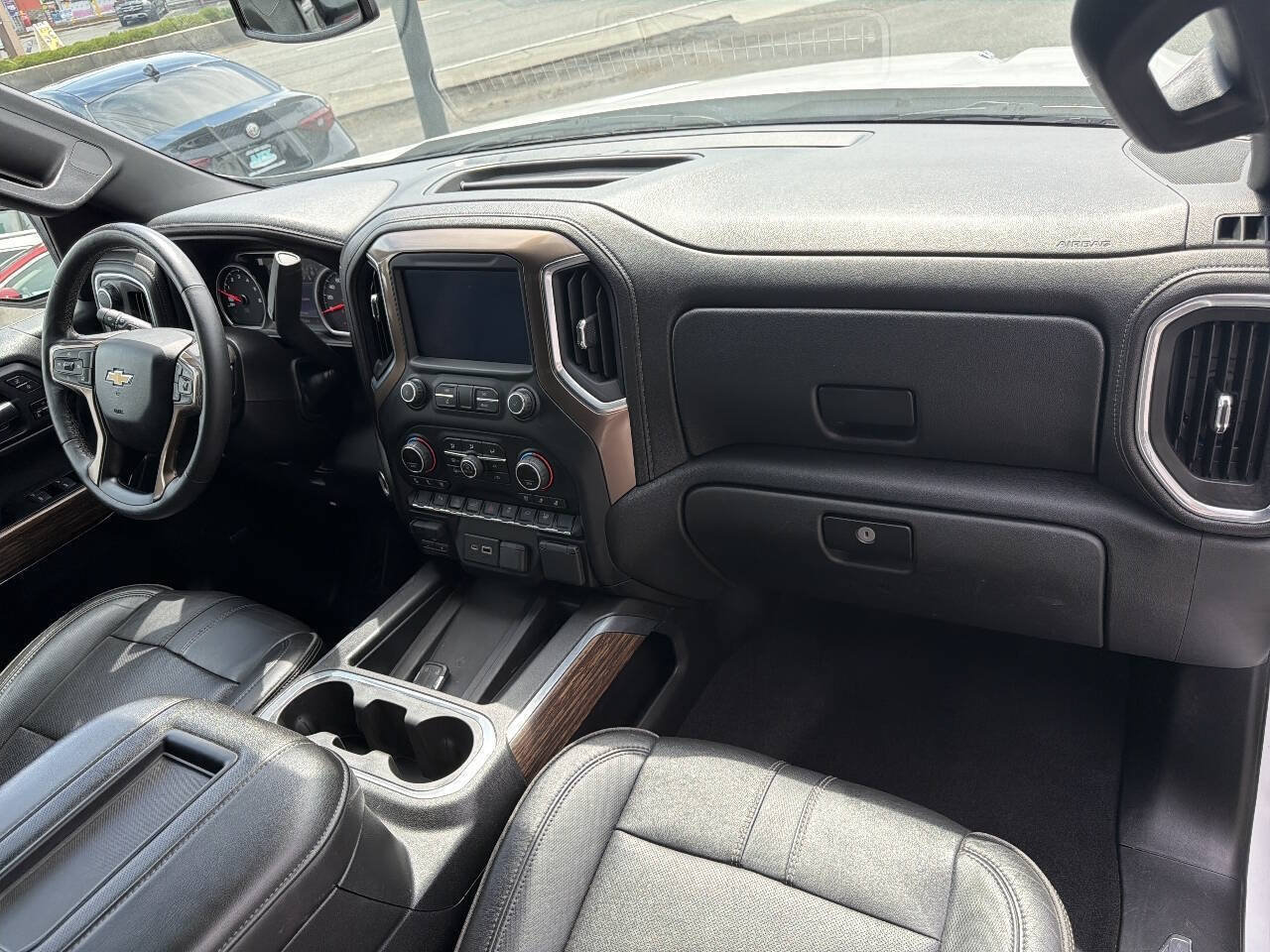 Used 2019 Chevrolet Silverado 1500 High Country w/ Technology Package AWD/4WD image 19
