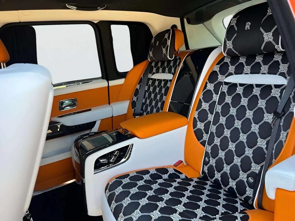 New 2026 Rolls-Royce Cullinan Black Badge AWD/4WD image 14