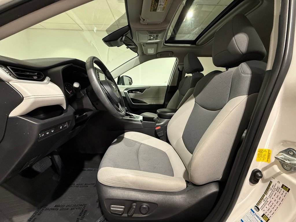 Used 2022 Toyota RAV4 XLE w/ Convenience Package AWD/4WD image 13