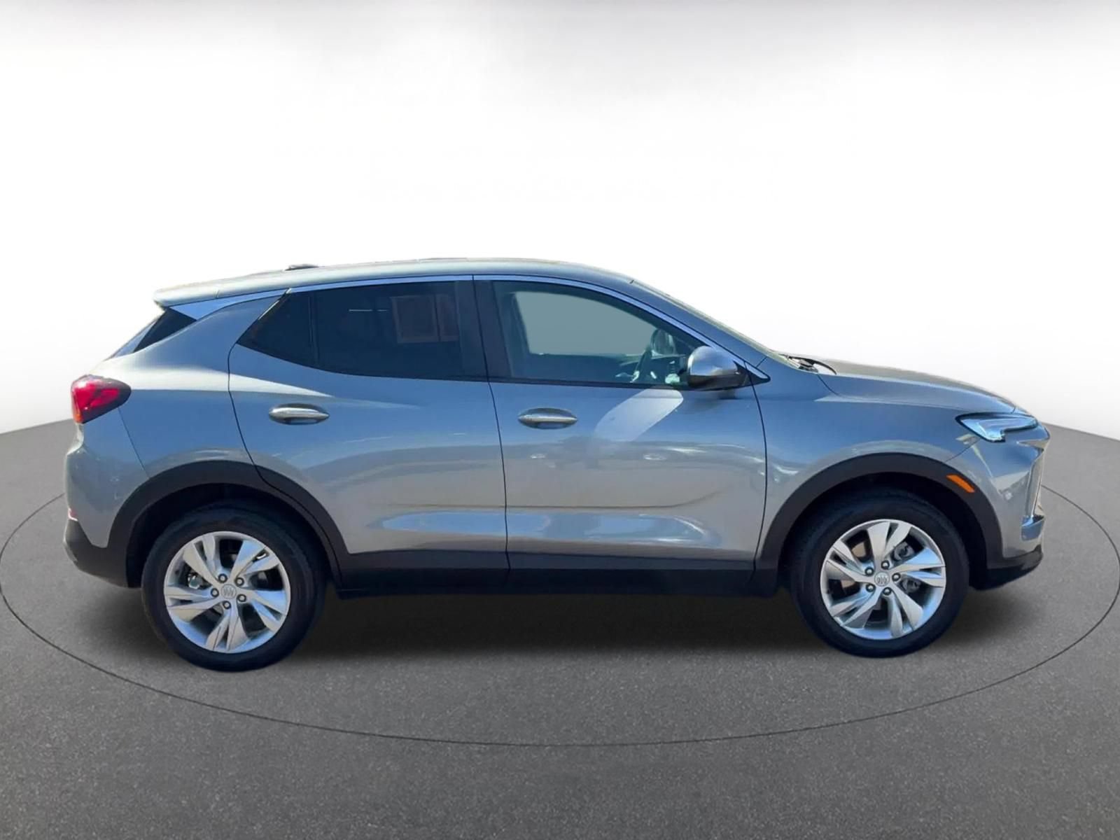 Used 2025 Buick Encore GX Preferred AWD/4WD image 16