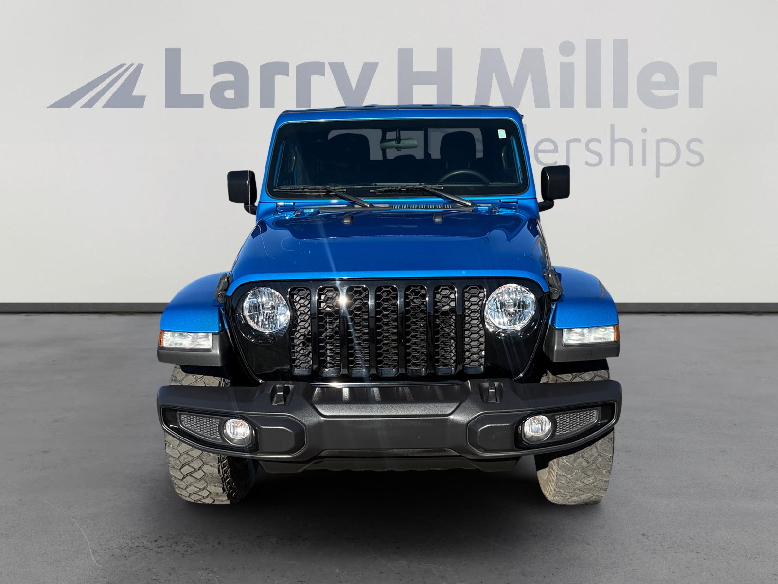 Used 2023 Jeep Gladiator Willys image 8