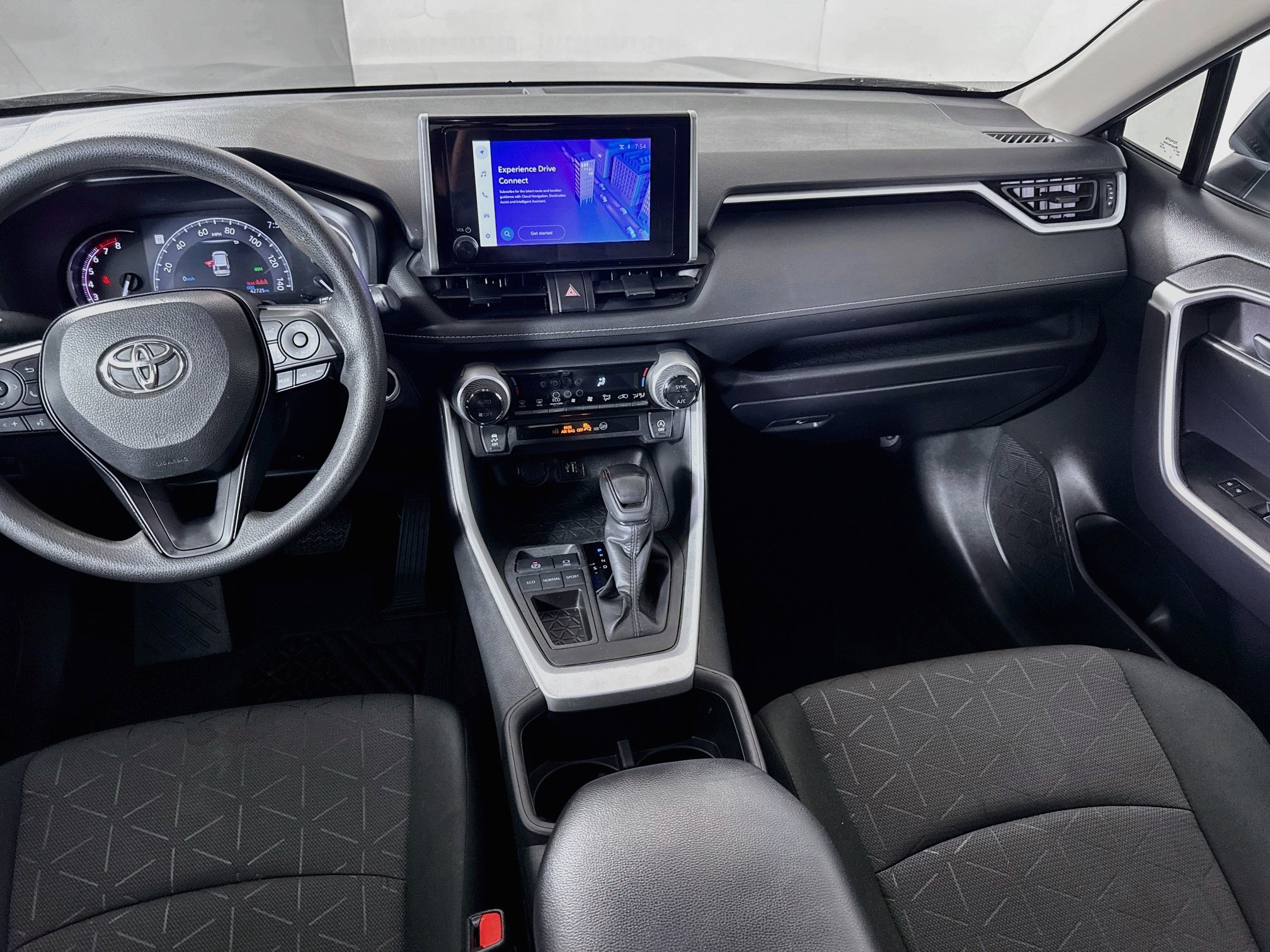 Certified 2024 Toyota RAV4 XLE FWD image 23