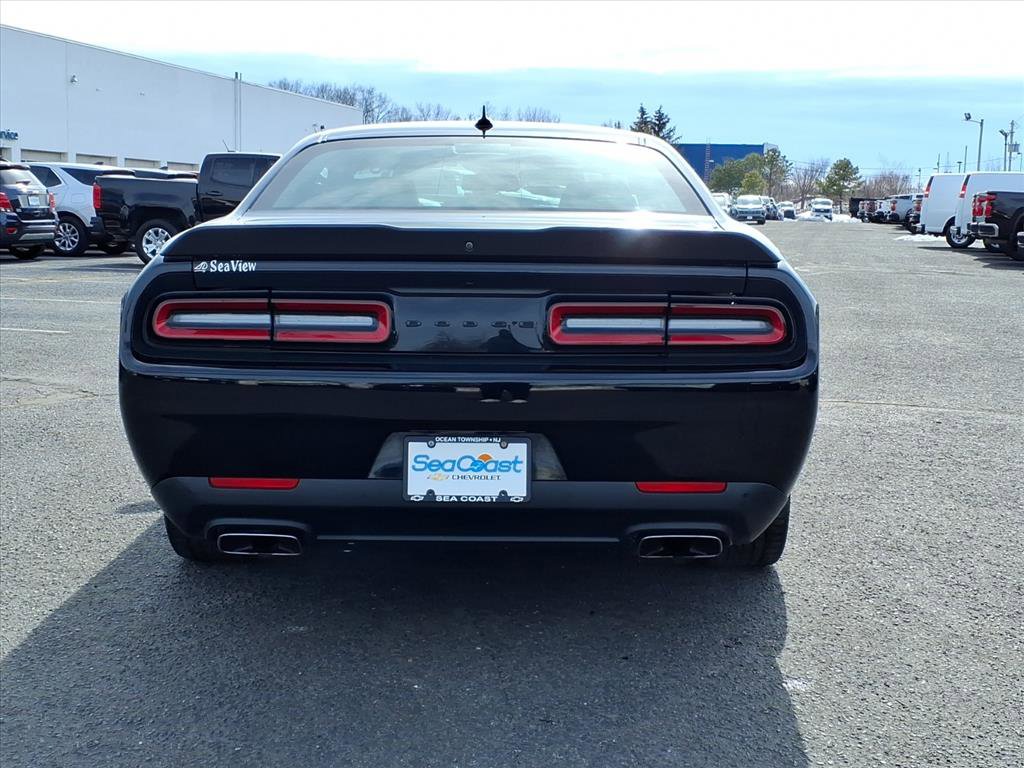 Used 2022 Dodge Challenger R/T w/ Plus Package image 5
