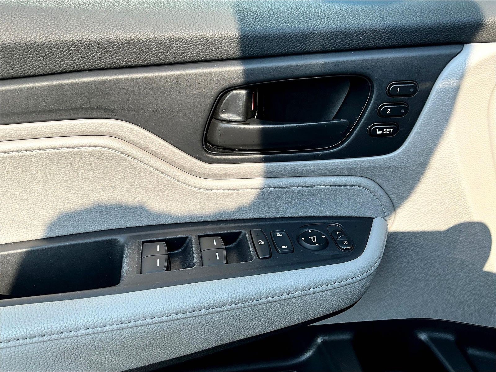 Used 2023 Honda Odyssey EX-L image 37