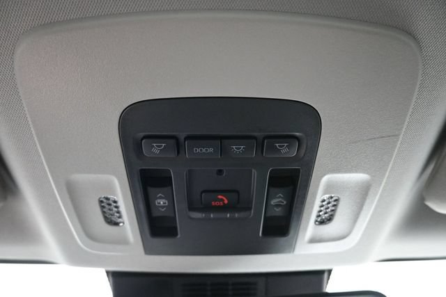 Used 2025 Toyota Camry XLE AWD/4WD image 22