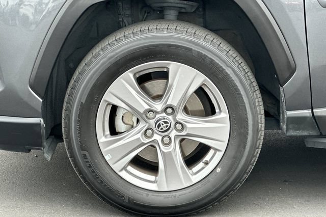 Used 2022 Toyota RAV4 XLE w/ Convenience Package FWD image 31