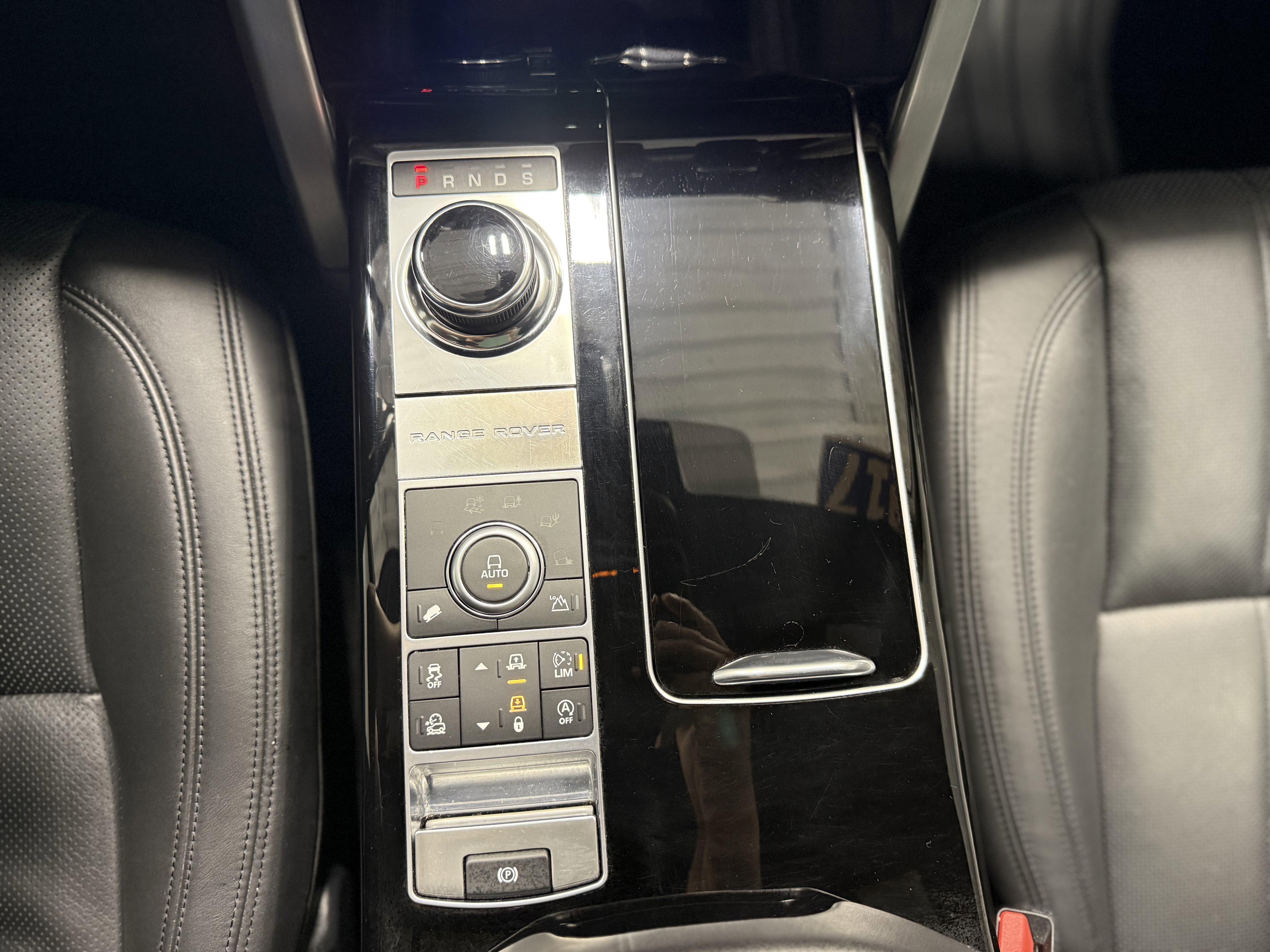 Used 2017 Land Rover Range Rover Supercharged image 19