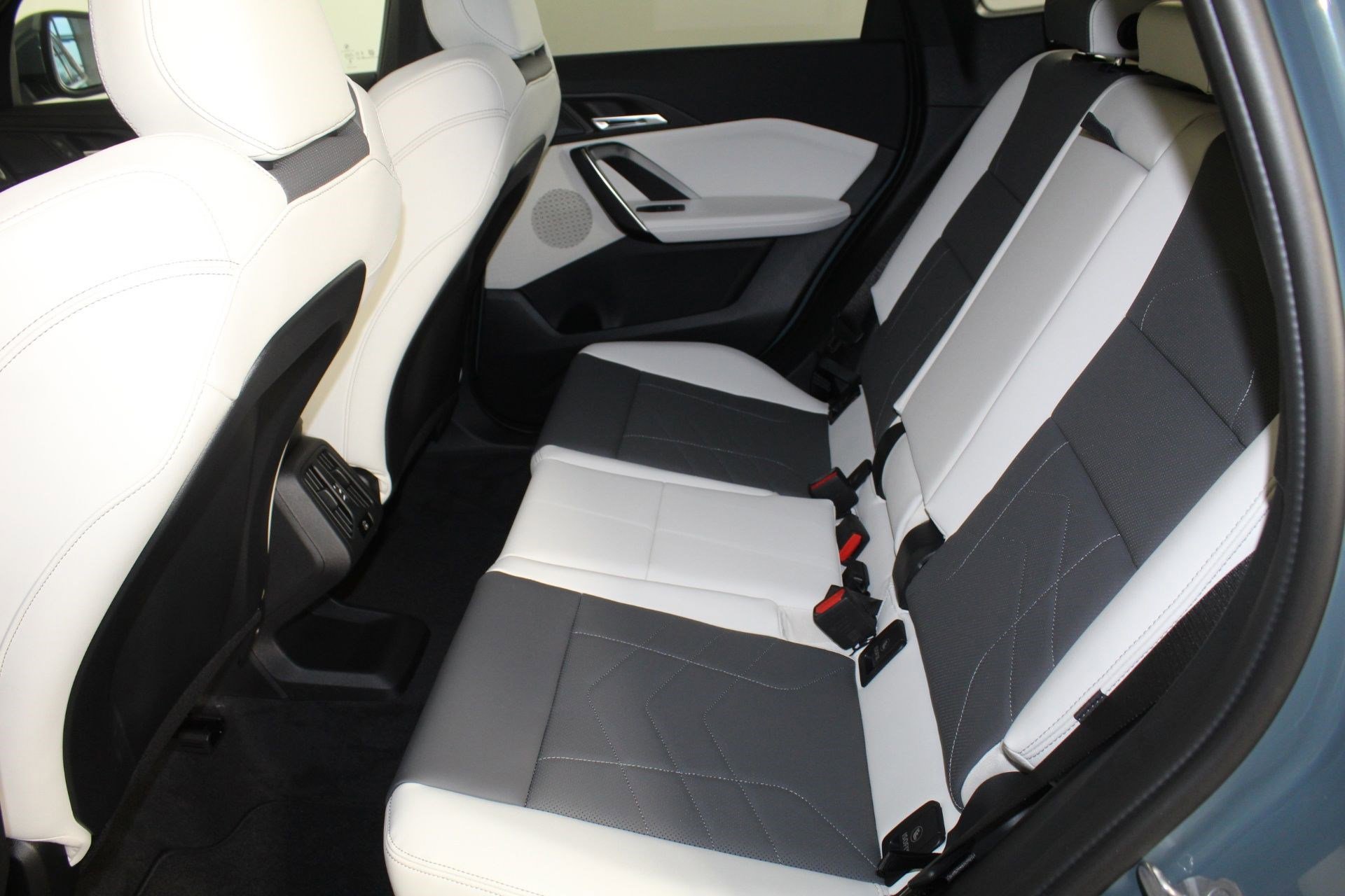 New 2026 BMW X1 xDrive28i w/ Convenience Package image 13