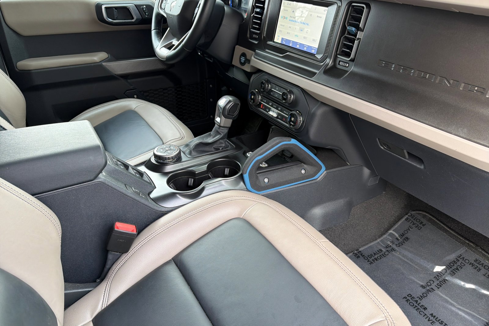 Used 2023 Ford Bronco Wildtrak image 16