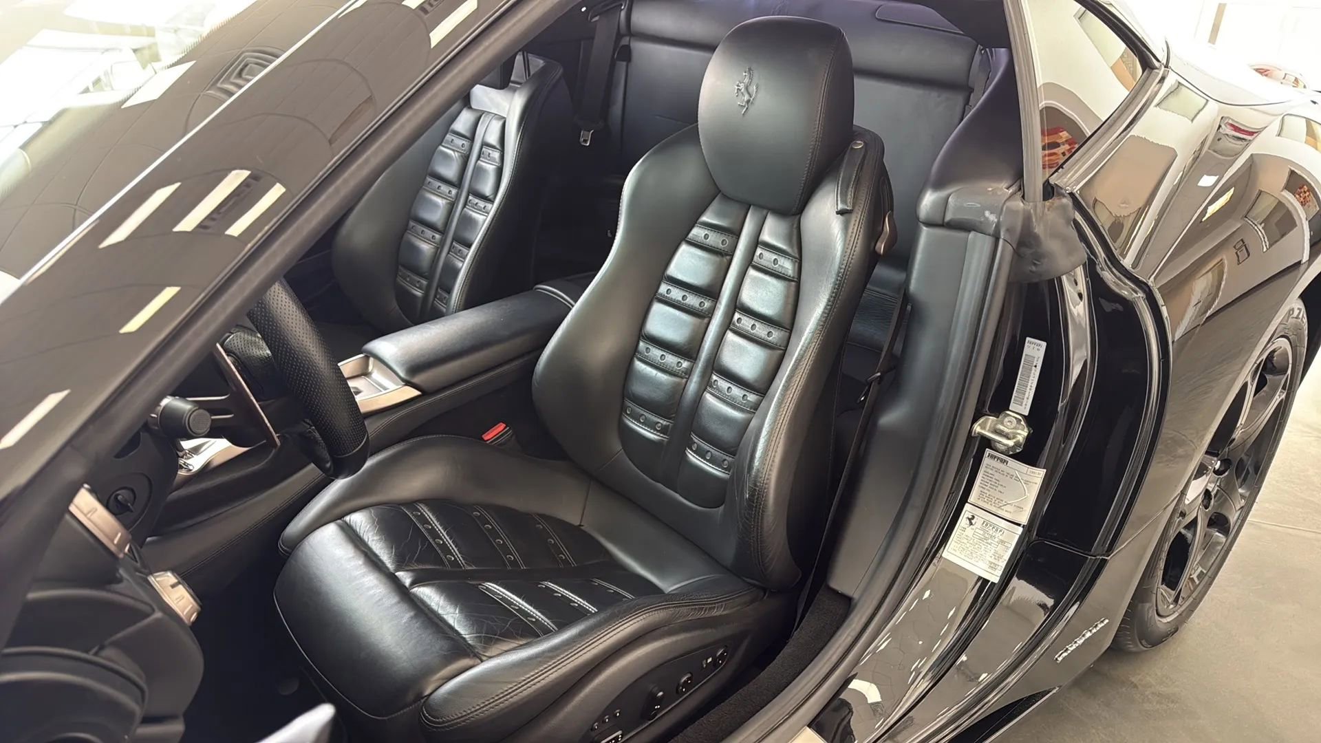 Used 2010 Ferrari California RWD image 2