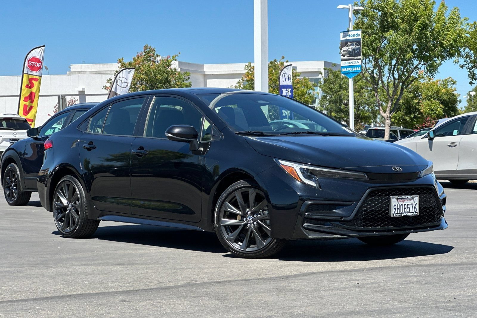 Used 2023 Toyota Corolla SE w/ SE Premium Package FWD image 2