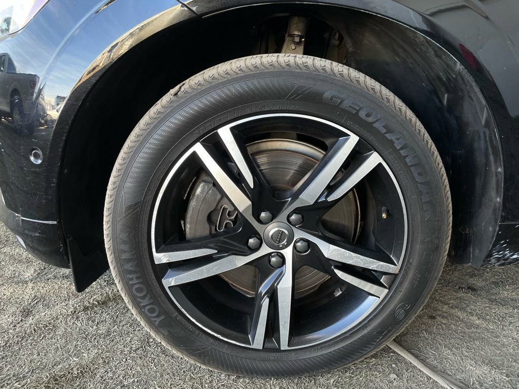Used 2018 Volvo XC60 T6 R-Design w/ Convenience Package image 9