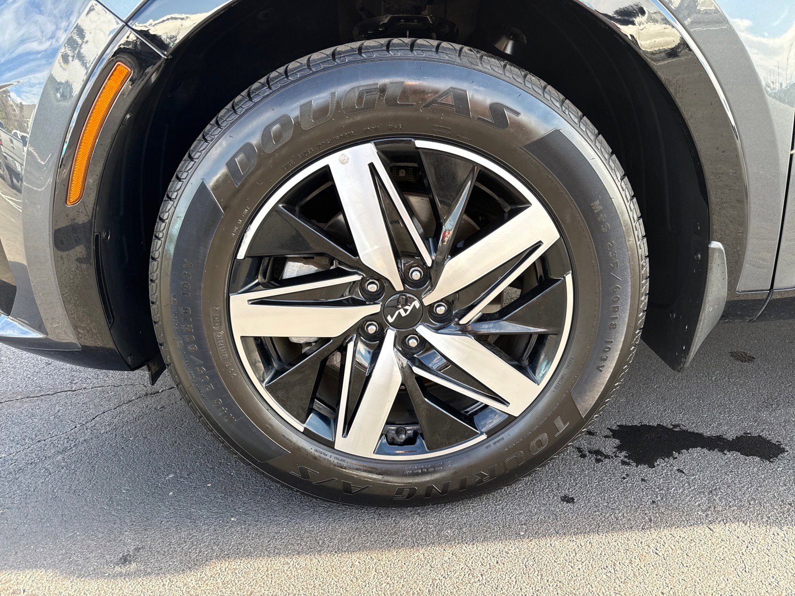 Used 2023 Kia Sorento S w/ Panoramic Sunroof Package image 9