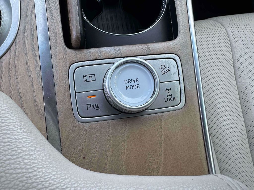 Used 2022 Genesis GV80 2.5T w/ Prestige Package 04 AWD/4WD image 33