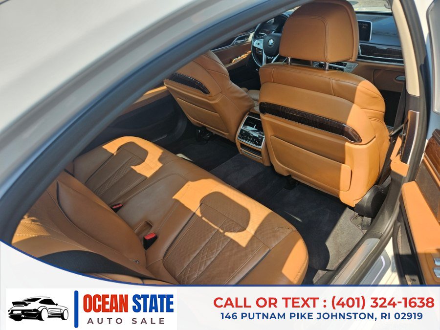 Used 2020 BMW 750i xDrive w/ Executive Package AWD/4WD image 12