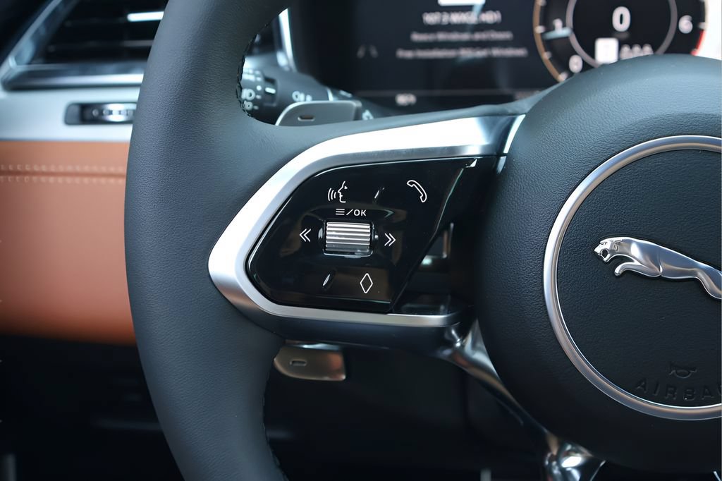 New 2024 Jaguar XF R-Dynamic SE AWD/4WD image 19