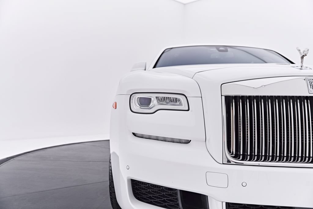 Used 2018 Rolls-Royce Ghost RWD image 24