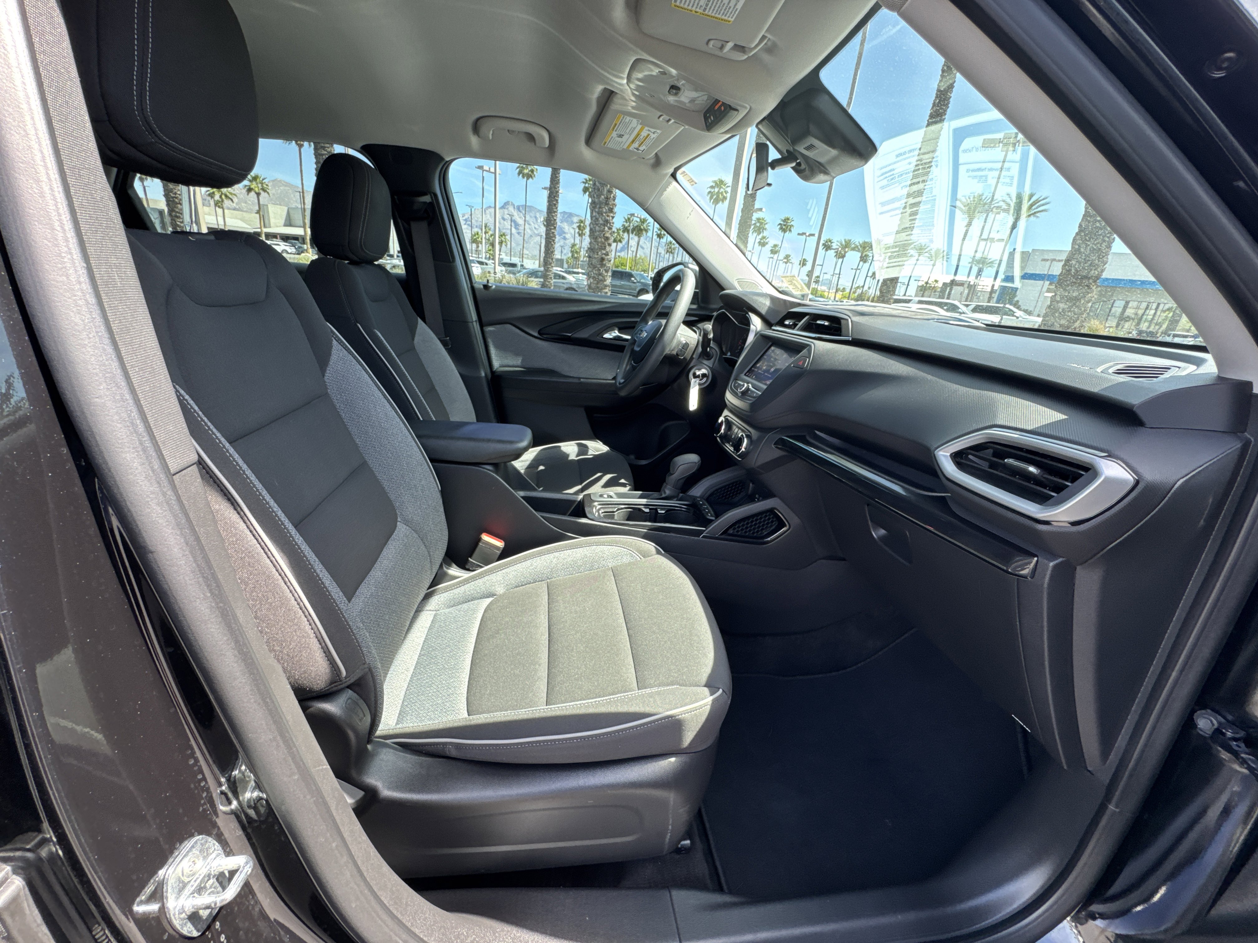 Used 2023 Chevrolet TrailBlazer LS AWD/4WD image 28