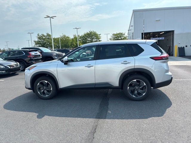 Used 2024 Nissan Rogue SV AWD/4WD image 14