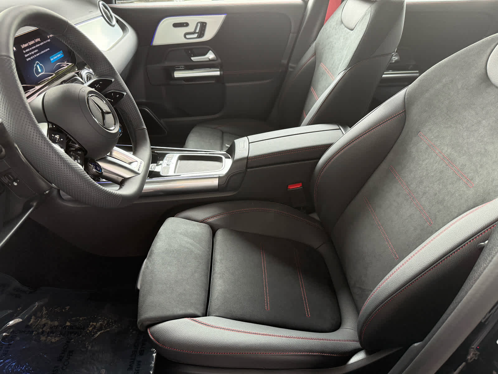 Certified 2025 Mercedes-Benz GLA 35 AMG AMG GLA 35 image 9