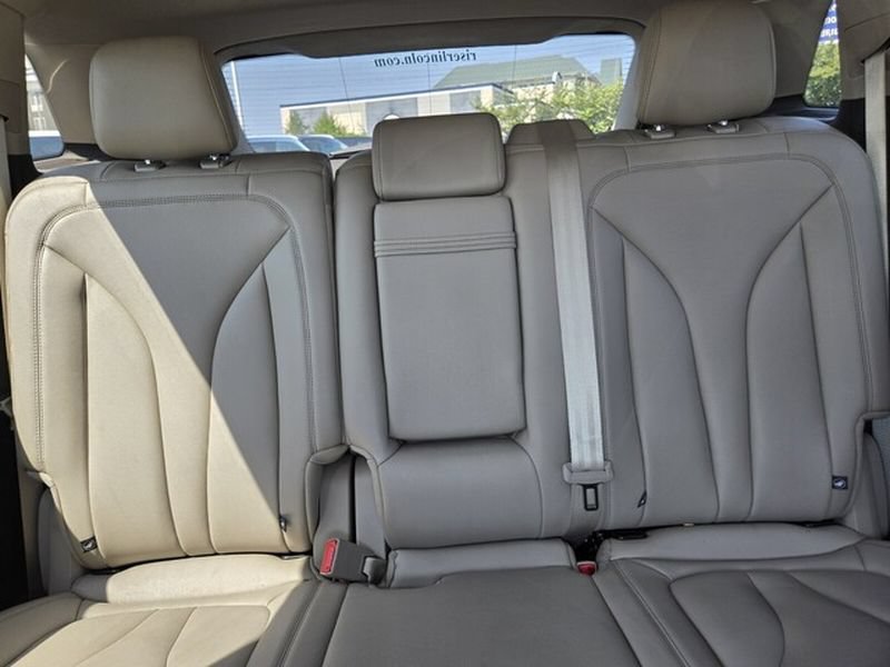 Used 2023 Lincoln Nautilus AWD w/ Premium Package image 12