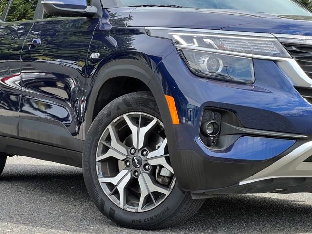 Certified 2023 Kia Seltos EX image 2
