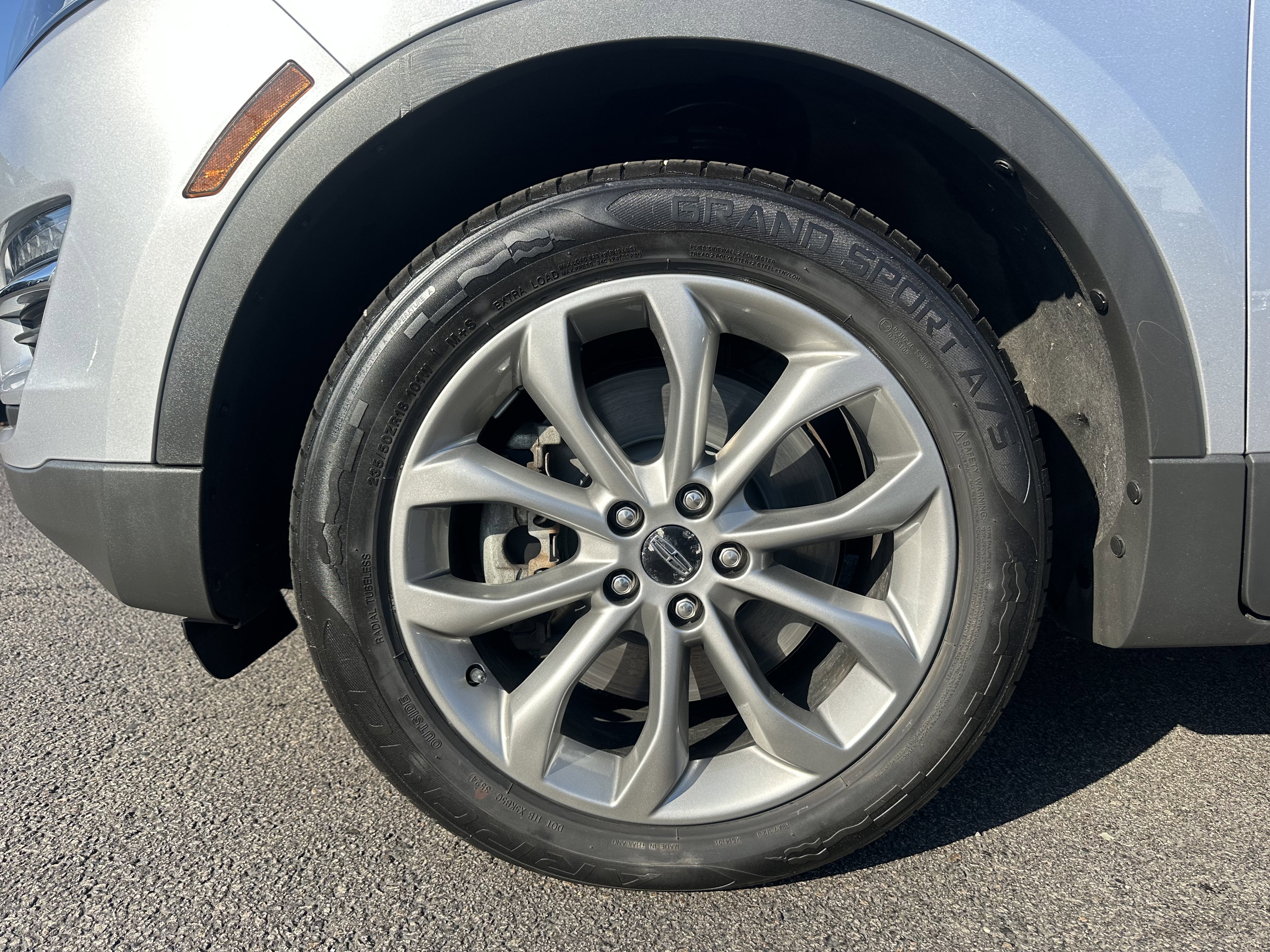 Certified 2019 Lincoln MKC Select w/ Select Plus Package image 8