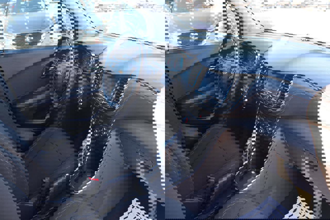 Used 2020 Chevrolet Trax LT image 10