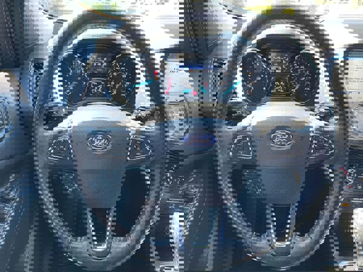 Used 2019 Ford Escape SEL image 12